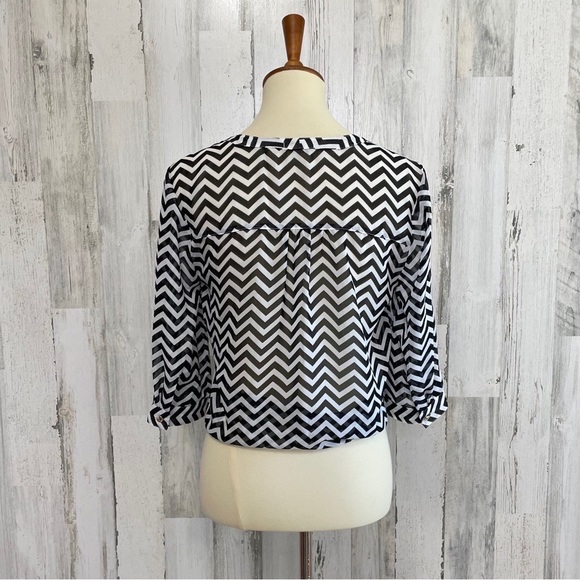Bongo Sheer Tie Front Chevron Blouse - Picture 5 of 6